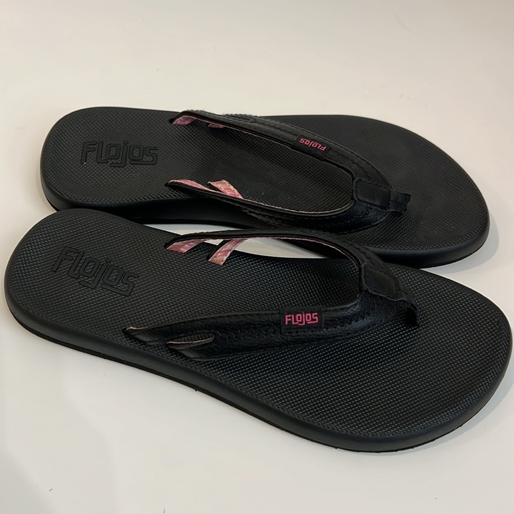 Flojos flip flops size 6. - Picture 2 of 5